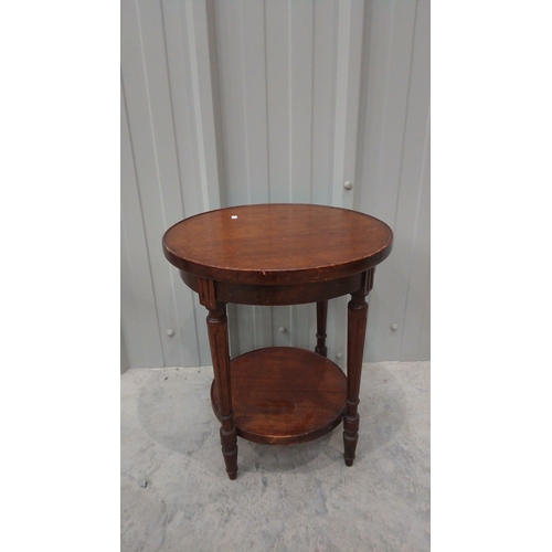 49 - Set of three antique mahogany occasional tables, from the 19th to early 20th century. Two have tripo... 