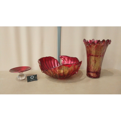 40 - Murano Large Red and gold art glass set, including a ruffled vase, an organic bowl, and a pedestal d... 