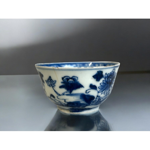 6 - A collection of Chinese porcelain tea wares.Qing dynasty, Kangxi to Qianlong period.Includes blue &a... 