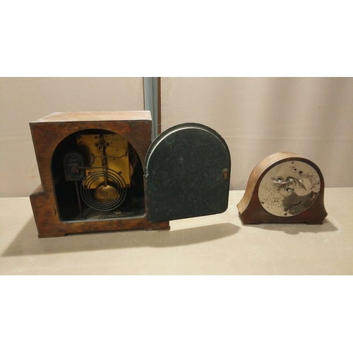 120 - A Large Lot of vintage mantel clocks: an Art Deco wood-cased clock with chiming movement, plus a sma... 