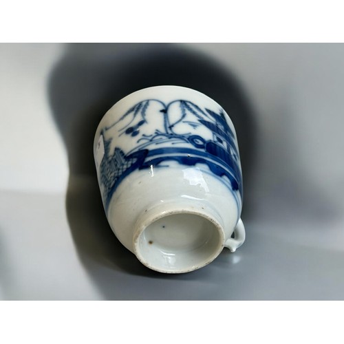 34 - An 18th Century Chinese export blue & white porcelain tea cup.'Two Pagoda's' design, with scroll... 