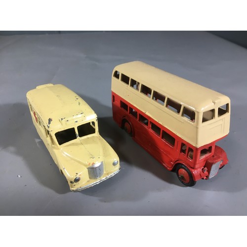 54 - Vintage Cast Metal Dinky Toys - 16 in Total to include Bristol 450, Aston Martin, Packard, Cunningha... 