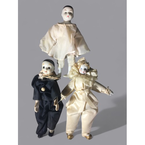 267 - Porcelain Dolls x 27 - Art Deco style examples and Local Indigenous Dressed examples.