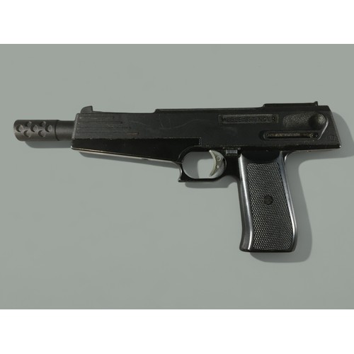 99A - Webley Stinger Pistol .177 BB Gun together with a Shotgun Cartridge Belt and a Gun Case. Working may... 