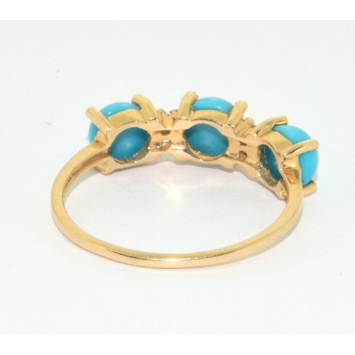 36 - 9ct gold vintage 3 stone cabochon Turquoise ring with accent Diamonds set in a claw setting size R