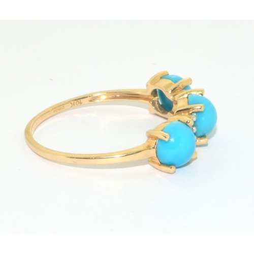 36 - 9ct gold vintage 3 stone cabochon Turquoise ring with accent Diamonds set in a claw setting size R