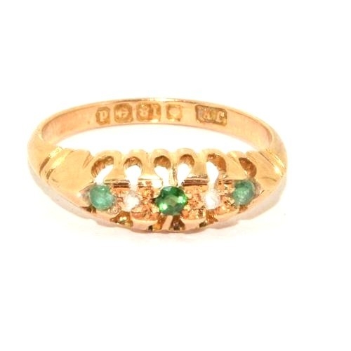 76 - 18ct gold ladies antique Emerald and Diamond 5 stone ring size