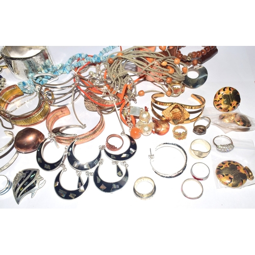 233 - Bag of mixed New and used costume jewellery to include Silver items