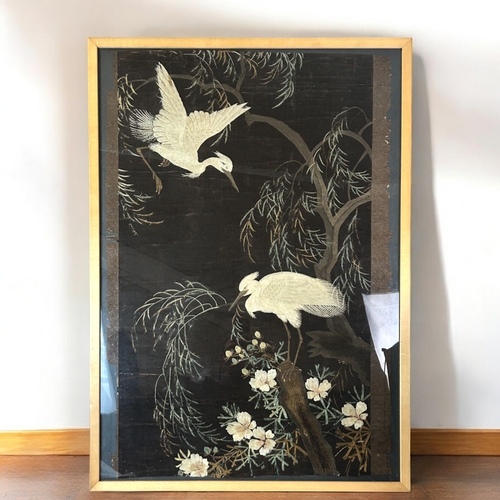 39 - A large Japanese silk embroidery panel.Meiji period. Depicting Cranes in a tree. Framed.104 x 74cm (... 