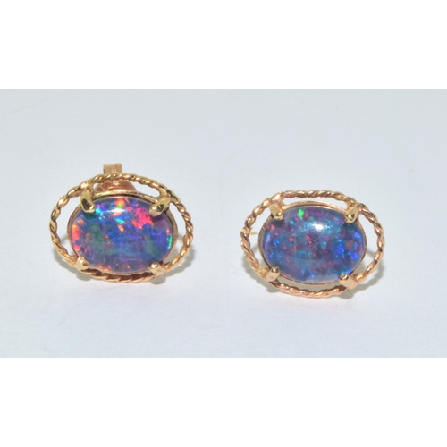 253 - 9ct gold Opal stud earrings on 9ct gold posts 