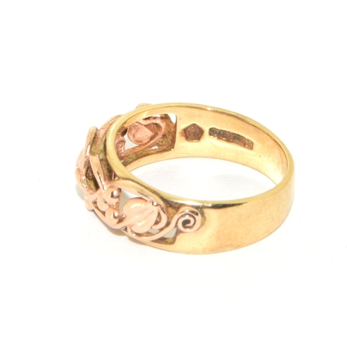 6 - 9ct Welsh Claddagh gold with Ivy design in an open work setting very collectable size P