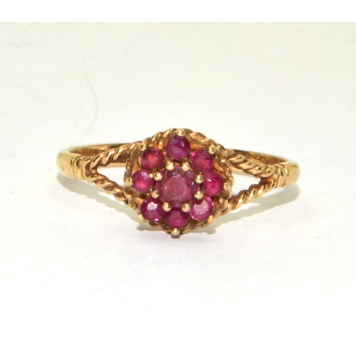 216 - 9ct gold ladies vintage Ruby cluster ring size Q