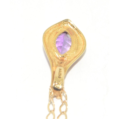 243 - 9ct gold ladies Amethyst pendant necklace on a 9ct gold chain of 44cm