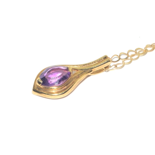 243 - 9ct gold ladies Amethyst pendant necklace on a 9ct gold chain of 44cm