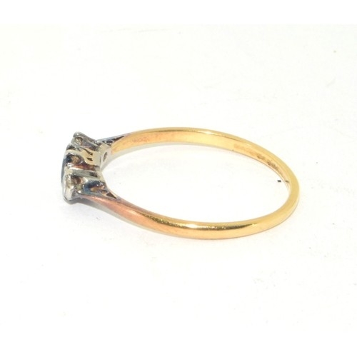 261 - 18ct gold ladies 3 stone Diamond and Sapphire ring size T