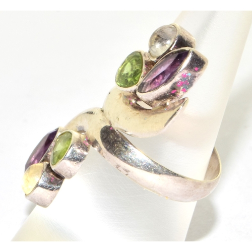 252 - 925 full finger ring set with Amethyst, Peridot and Aquamarine in a leaf design size N