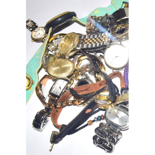 107 - Large quantity of mixed Gents and ladies watches 