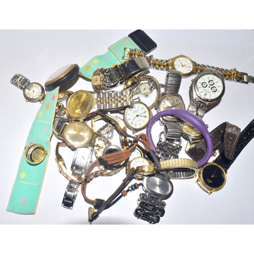 107 - Large quantity of mixed Gents and ladies watches 