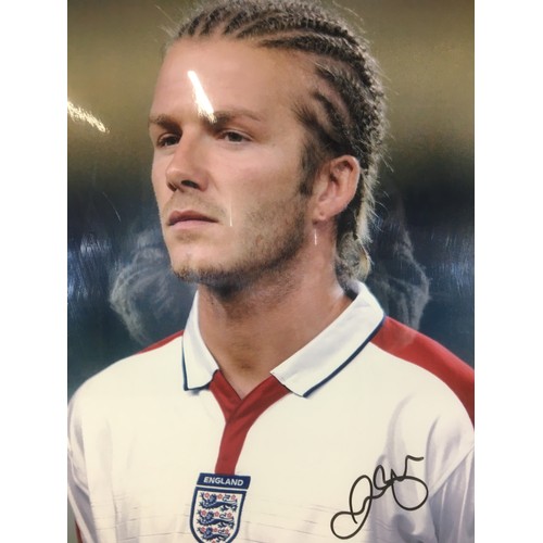 316 - Football - Large signed David Beckham, England Captain 2003 – 2005, Photo-print.