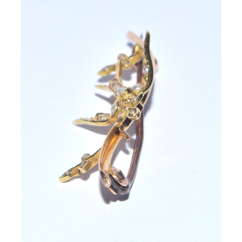 254 - Antique seed Pearl and 9ct gold bird brooch 3 grams 