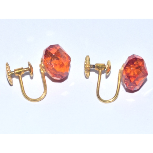 94 - Vintage natural faceted Amber and 9ct gold screw back earrings 