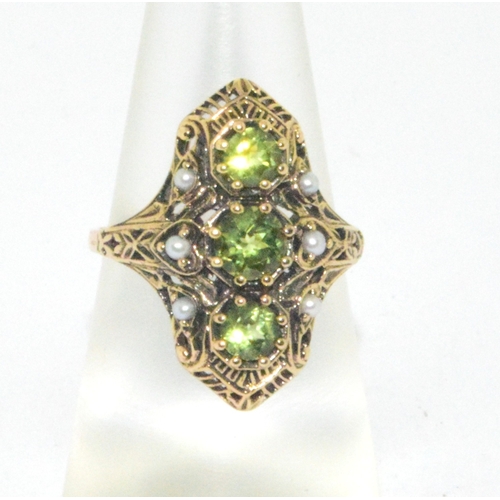 149 - 9ct gold ladies Victorian style Peridot dress ring size O