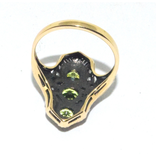 149 - 9ct gold ladies Victorian style Peridot dress ring size O