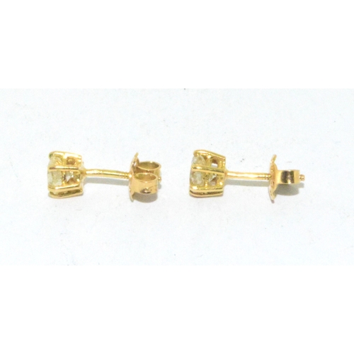 275 - Pair 18ct gold Diamond stud earrings of approx 1.5cts total