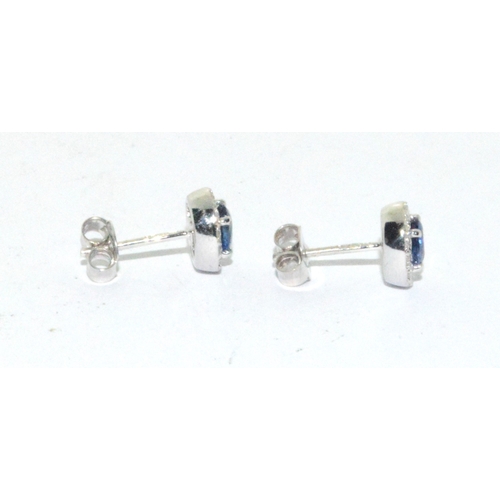 69 - Pair of 18ct white gold Sapphire and Diamond stud cluster earrings 0f approx 1.25cts 