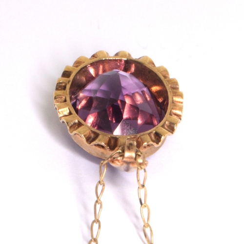 198 - 9ct gold Amethyst pendant necklace on a 9ct gold chain of 44cm long 3.9grams