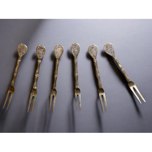 191 - A collection of Chinese export silver.Including a pair of Swan table salts, six forks and an engrave... 