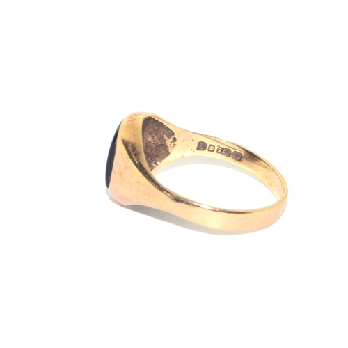 305 - 9ct gold gents Jet stone signet ring size M