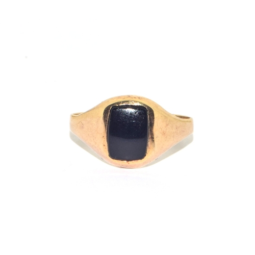 305 - 9ct gold gents Jet stone signet ring size M