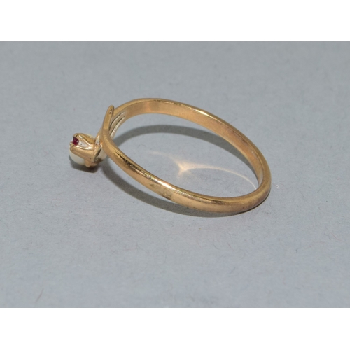 21 - 9ct gold ladies Ruby and Pearl twist ring size P