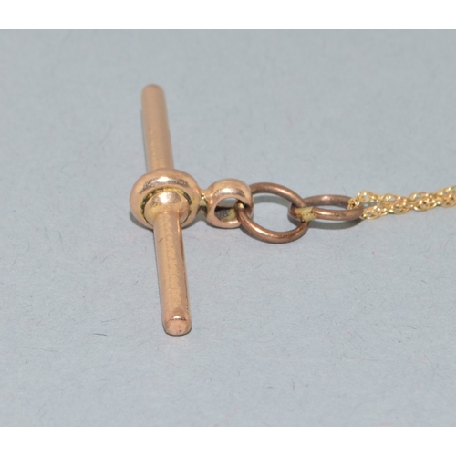 42 - 9ct gold T-bar pendant necklace 3.7grams and 40cm long