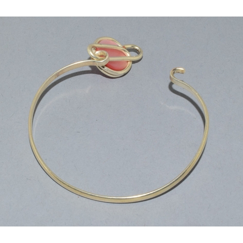 147 - Mixed silver jewellery a ring, flat link neck chain and a pink quarts bracelet&nbsp;