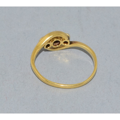 25 - 18ct gold ladies vintage Diamond trilogy ring size M
