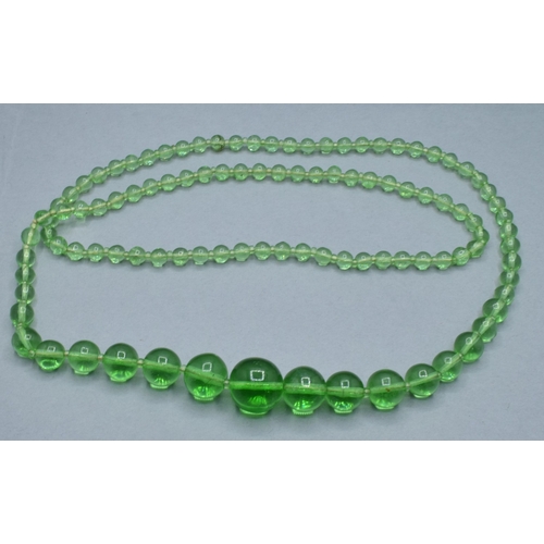 15 - Vintage Uranium graduated bead necklace (glows in the UV light) 70cm long