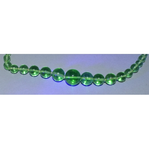 15 - Vintage Uranium graduated bead necklace (glows in the UV light) 70cm long