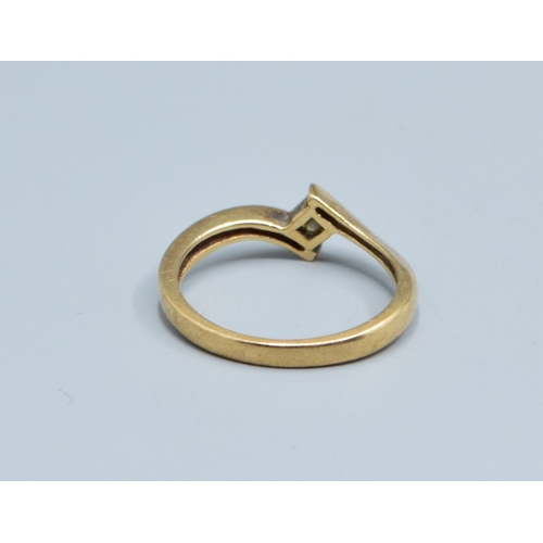 41 - 9ct gold vintage ladies Princess cut Diamond solitaire ring hall marked in the ring as 0.25ct size N