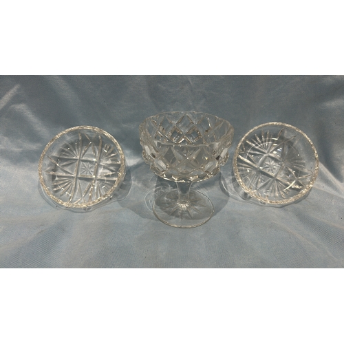 82 - Asfour Crystal miniature swan figurine with faceted clear crystal body, moulded neck, and frosted be... 