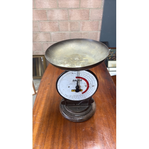 96 - Cast metal and wood coin-weighing scale, “Salter Coin Checker” Model 53 by Stevens, circular calibra... 