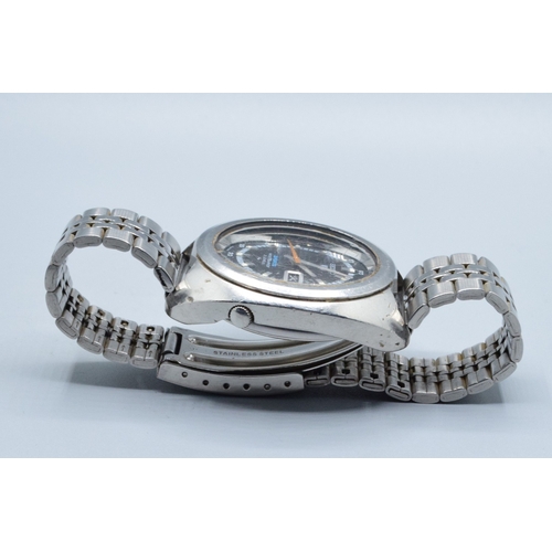 24 - Seiko 5 Sports automatic gents watch ref:7019-7050. Serial number dates this watch to November 1970.... 