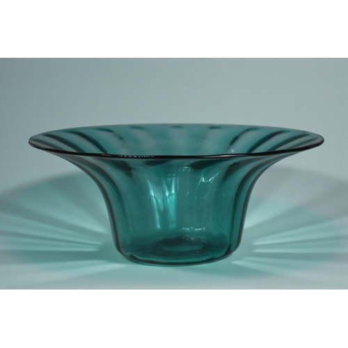 253 - A 1930's James Powell Whitefriars glass bowl.10 x 25cm