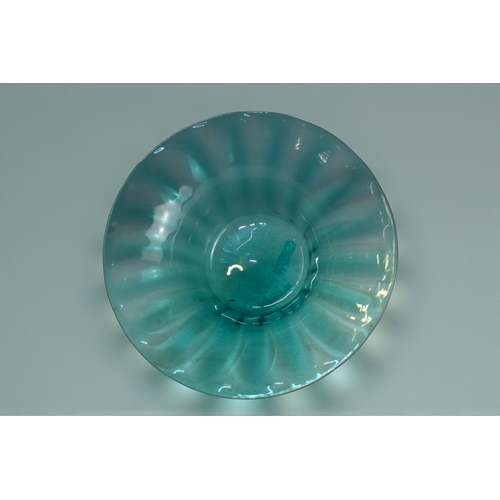 253 - A 1930's James Powell Whitefriars glass bowl.10 x 25cm