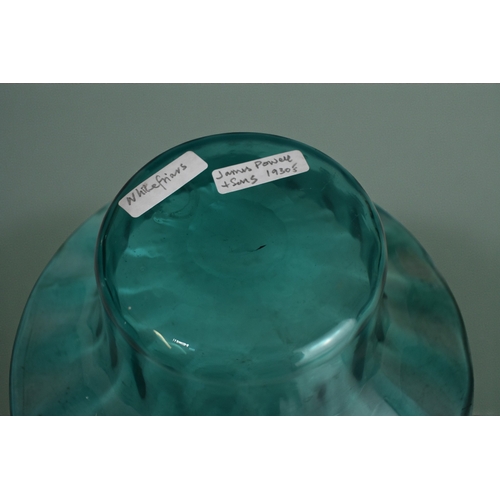253 - A 1930's James Powell Whitefriars glass bowl.10 x 25cm
