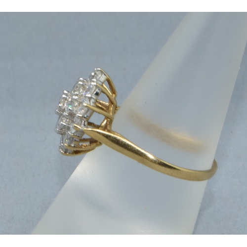 95 - 9ct gold ladies clear stone large cluster cocktail ring size Q 3.7grams