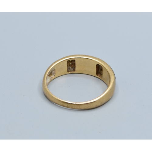 138 - 9ct gold Jet and accent Diamond ring size P, 2.8grams