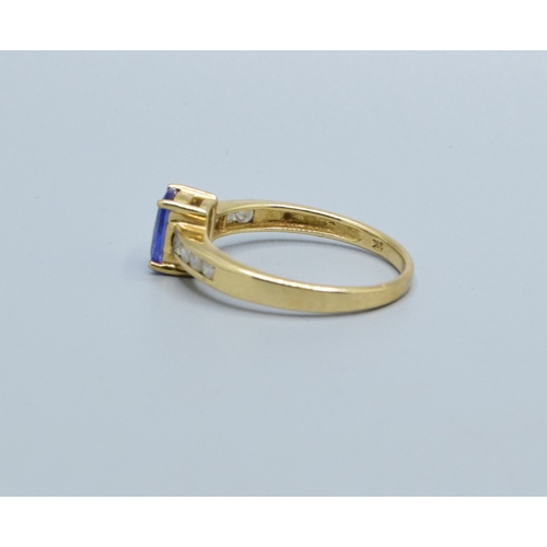 151 - 9ct gold ladies Amethyst and Diamond shoulder ring hall marked in ring as Diamond 0.25cts size P