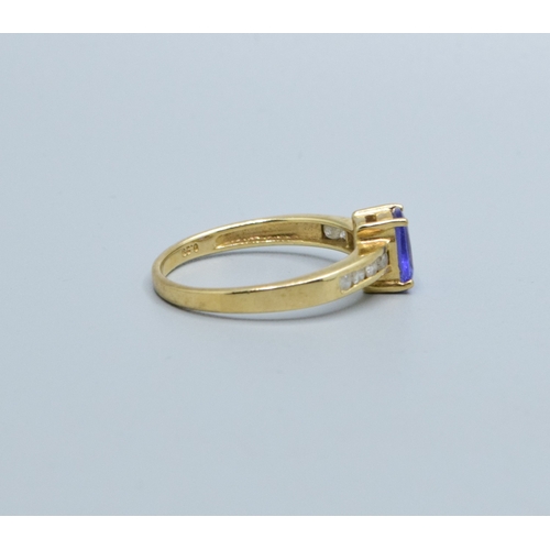 151 - 9ct gold ladies Amethyst and Diamond shoulder ring hall marked in ring as Diamond 0.25cts size P